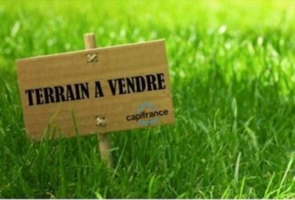 NEULLIAC A PROXIMITE IMMEDIATE DU BOURG DE NEULLIAC TERRAIN CONSTRUCTIBLE DE 672m²