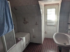 PLOERDUT NEO BRETONNE DE 140M² ENVIRON 6 PIECES AVEC VIE DE PLAIN PIED PARCELLE CLOTUREE DE 1077m²