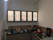 GUEMENE SUR SCORFF IMMEUBLE DE 239M² ENVIRON COMPOSÉ DE DEUX APPARTEMENTS ET UNE SURFACE COMMERCIALE PARCELLE DE 533m²