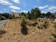 BIEUZY MAISON À RÉNOVER DE 3 PIÈCES 50m² ENVIRON HABITABLE, UN APPENTIS ACCOLÉ UNE PARCELLE CLÔTURÉE DE 381m² AVEC UN PUITS