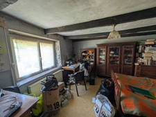 BIEUZY MAISON À RÉNOVER DE 3 PIÈCES 50m² ENVIRON HABITABLE, UN APPENTIS ACCOLÉ UNE PARCELLE CLÔTURÉE DE 381m² AVEC UN PUITS