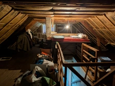 MELRAND MAISON 3 PIECES EN REZ DE CHAUSSEE SURELEVE PARCELLE DE 3109M² CLOTURE AVEC DEPENDANCE ET PUITS
