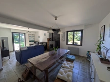 GUERN JOLIE MAISON NÉO BRETONNE AVEC UNE VIE DE PLAIN PIED DE 4 PIECES DE 100M² ENVIRON SUR PARCELLE DE 911m²
