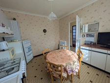 BUBRY EN CAMPAGNE AU CALME MAISON NÉO BRETONNE EN REZ DE CHAUSSEE SURELEVE AVEC VIE DE PLAIN PIED DE 5 PIÈCES DE 100m² ENVIRON PARCELLES CLÔTURÉES DE 2315M²