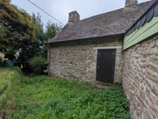 GUEMENE SUR SCORFF MAISON EN PIERRE 3 PIECES DE 53m² ENVIRON HABITABLE PARCELLE DE 108m² ENVIRON