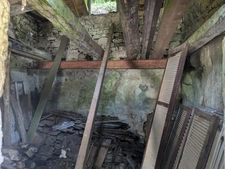 MAISON EN PIERRE A RESTAURER TERRAIN DE 871 M² ATTENANT 