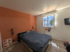 GUERN MAISON RÉCENTE DE 101M² ENVIRON 4 PIÈCES AVEC VIE DE PLAIN PIED GARAGE PARCELLE CLÔTURÉE DE 569M²