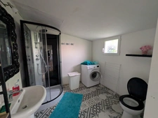PLOURAY ENSEMBLE DE 2 MAISONS DE PLAIN PIED 110 M² GARAGE ATTENANT ET DEPENDANCE PARCELLE CLOTUREE AVEC PUITS DE 697M²