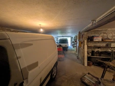 Kernascleden propriété composée d'une maison à usage d'habitation de 6 pièces 178 m² envion un hangar de 161m² envion, une ancienne lapinière de 700m² envion le tout sur une parcelle de 3.2 Hectares