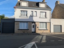 BERNE JOLIE MAISON DE 5 PIÈCES EN BON ETAT GENERAL DE 130 m² ENVIRON DEUX GARAGES PARCELLE CLÔTURÉE DE 277m²