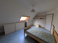 Kernascleden propriété composée d'une maison à usage d'habitation de 6 pièces 178 m² envion un hangar de 161m² envion, une ancienne lapinière de 700m² envion le tout sur une parcelle de 3.2 Hectares