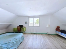PLOERDUT MAISON EN REZ DE CHAUSSÉE SURÉLEVÉ DE  7 PIÈCES DE 137m² ENVIRON PARCELLE CLÔTURÉE de 966M 2.