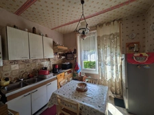 BUBRY MAISON À RÉNOVER DE 65 m² ENVIRON 3 PIÈCES GARAGE ET ABRI DE JARDIN PARCELLE DE 1450M²