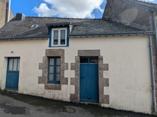  SAINT CARADEC TRÉGOMEL ENSEMBLE DE 2 MAISONS,UN GARAGE, UNE DÉPENDANCE DE 20m² PARCELLES DE 250m²
