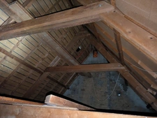 LOCMALO EN CAMPAGNE JOLIE MAISON EN PIERRE SOUS ARDOISE A RENOVER DE 3 PIECES 90M² ENVIRON PARCELLE DE 2569M² ENVIRON