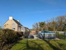 MELRAND GRANDE MAISON DE 180m² ENVIRON DE 8 PIÈCES PARCELLE DE 6320M² ENVIRON PISCINE ET GRAND GARAGE