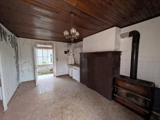 PLOUAY EN CAMPAGNE ENSEMBLE IMMOBILIER COMPOSÉ D' UNE MAISON DE 45M² HABITABLE, UNE GRANGE DE 33 M², UN BÂTIMENT EN PIERRE DE 91 M² UNE PARCELLE DE 711m² ENVRION.