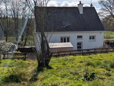 LOCMALO MAISON DE 5 PIÈCES 132 M² ENVIRON EN REZ DE CHAUSSÉE SURÉLEVÉ PARCELLE CLÔTURÉE D'ENVIRON 1500m²