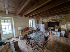 LOCMALO PROPRIÉTÉ DE 180M² ENVIRON EN CAMPAGNE AU CALME ENSEMBLE DE 2 MAISONS AVEC DOUBLE GARAGE PRÉAU ET DÉPENDANCE PUITS JARDIN ET BOIS DE 1 HECTARE 56
