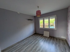 LOCMALO MAISON DE 5 PIÈCES 132 M² ENVIRON EN REZ DE CHAUSSÉE SURÉLEVÉ PARCELLE CLÔTURÉE D'ENVIRON 1500m²
