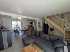 GUERN MAISON RÉCENTE DE 101M² ENVIRON 4 PIÈCES AVEC VIE DE PLAIN PIED GARAGE PARCELLE CLÔTURÉE DE 569M²