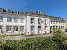GUEMENE SUR SCORFF IMMEUBLE DE RAPPORT DE 600 M² ENVIRON SUR PARCELLE DE 830m² ENVIRON