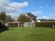 PLOERDUT NEO BRETONNE DE 140M² ENVIRON 6 PIECES AVEC VIE DE PLAIN PIED PARCELLE CLOTUREE DE 1077m²