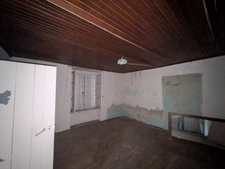 PLOUAY EN CAMPAGNE ENSEMBLE IMMOBILIER COMPOSÉ D' UNE MAISON DE 45M² HABITABLE, UNE GRANGE DE 33 M², UN BÂTIMENT EN PIERRE DE 91 M² UNE PARCELLE DE 711m² ENVRION.