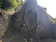 MAISON EN PIERRE A RESTAURER TERRAIN DE 871 M² ATTENANT 
