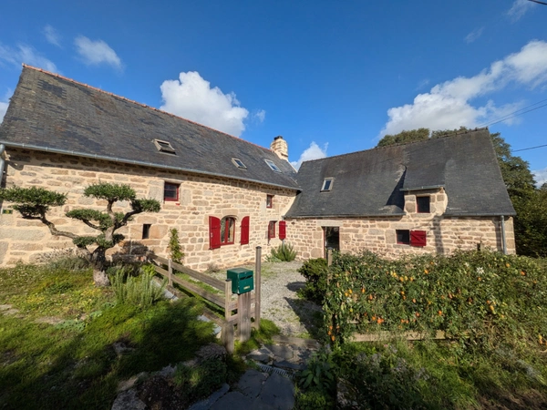 SAINT TUGDUAL GRANDE LONGERE RENOVEE DE 5 PIECES 154m² PARCELLE DE 1390M².