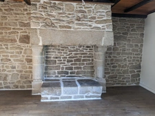 GUEMENE SUR SCORFF JOLIE MAISON EN PIERRE SOUS ARDOISE 95M² 4 PIECES  A RENOVER SANS JARDIN