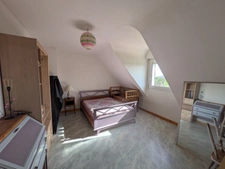Kernascleden propriété composée d'une maison à usage d'habitation de 6 pièces 178 m² envion un hangar de 161m² envion, une ancienne lapinière de 700m² envion le tout sur une parcelle de 3.2 Hectares