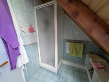 PRIZIAC PROPRIÉTÉ COMPOSÉE D'UNE MAISON DE TYPE NÉO BRETONNE DE 8 PIECES EN TRES BON ETAT GENERAL GRANDE DÉPENDANCES PARCELLE DE 1 HECTARE 47 ARES