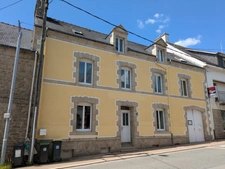 BUBRY ENSEMBLE MAISON APPARTEMENT LOCAL COMMERCIAL DE 200M² ENVIRON 9 PIECES PARCELLE DE 253M²