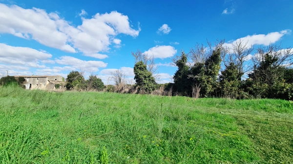 ? Grand terrain constructible de 2900 m² à Niort
