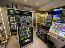 Dpt  (46), à vendre CAHORS - Tabac - Presse - Loto - état neuf  sur  70 m²- Affaire en angle avec belle visibilité- EBE 165 000 euros.