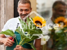Fonds de commerce à vendre proche de TOULOUSE (31) - Cession d'une boutique de fleurs avec une activité  d'espace vert. EBE: 70 000 euros - coeur de bourg