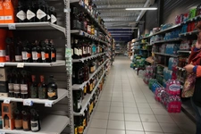 Local/bureau à vendre proche de BRIVE LA GAILLARDE (19)- Cession de murs d'un supermarché -loyer annuel  77 360 euros ht