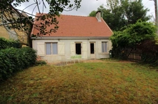 Maison à vendre 3 pièces, 2 chambres en rez-de-chaussée, proche de LA CHAPPELLE SAINT ANDRE