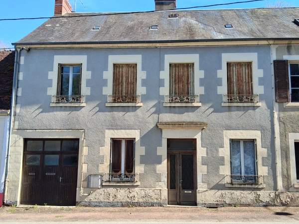 Immeuble à rénover CHATEAUNEUF VAL DE BARGIS  (58)