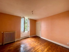SANCOINS maison 4 chambres, terrain, annexes