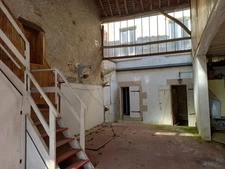 Immeuble à rénover CHATEAUNEUF VAL DE BARGIS  (58)