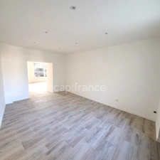 Local commercial avec terrasse à vendre CHATENAY MALABRY (92)