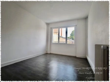 📣 À Vendre – Local Professionnel avec Hangar & Jardin – Centre-ville de Montmirail 51