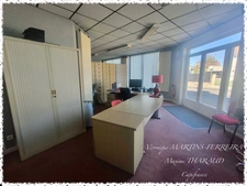 BUREAUX AVEC GARAGE, COUR ET POTENTIEL DE CRÉATION D’UN LOGEMENT – MEHUN-SUR-YÈVRE
