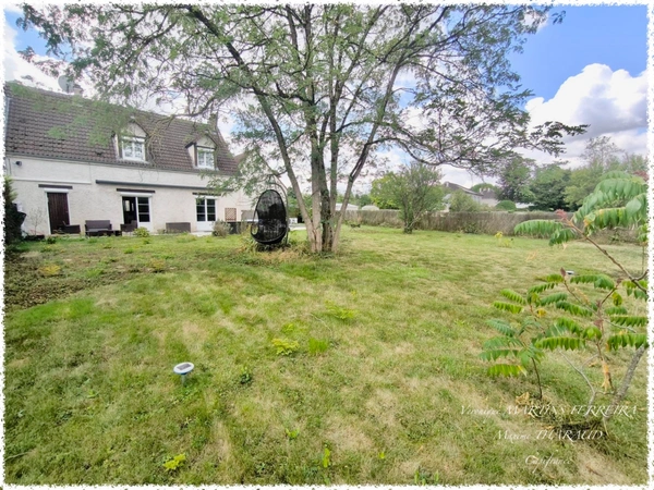 À vendre – Maison familiale 5 pièces avec jardin, terrasse et piscine à MÉREAU