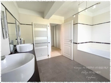 Spacious villa with indoor pool and excellent amenities