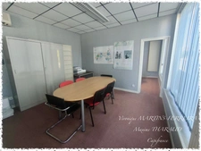BUREAUX AVEC GARAGE, COUR ET POTENTIEL DE CRÉATION D’UN LOGEMENT – MEHUN-SUR-YÈVRE