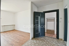 À vendre à Sainte-Geneviève-des-Bois, maison familiale :    de 123 m², 5 chambres, véranda, garage, sans travaux et parfaitement situé.