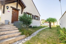 Maison à vendre de 135m² à Longpont-sur-Orge – Beaux volumes, jardin et sous-sol total